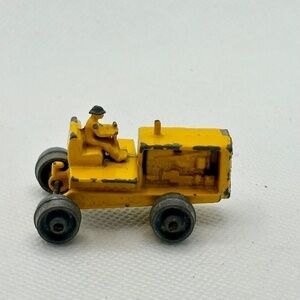 Lesney, Vintage Matchbox 1955 Caterpillar Tractor w/ Metal Wheels, Model 8-B